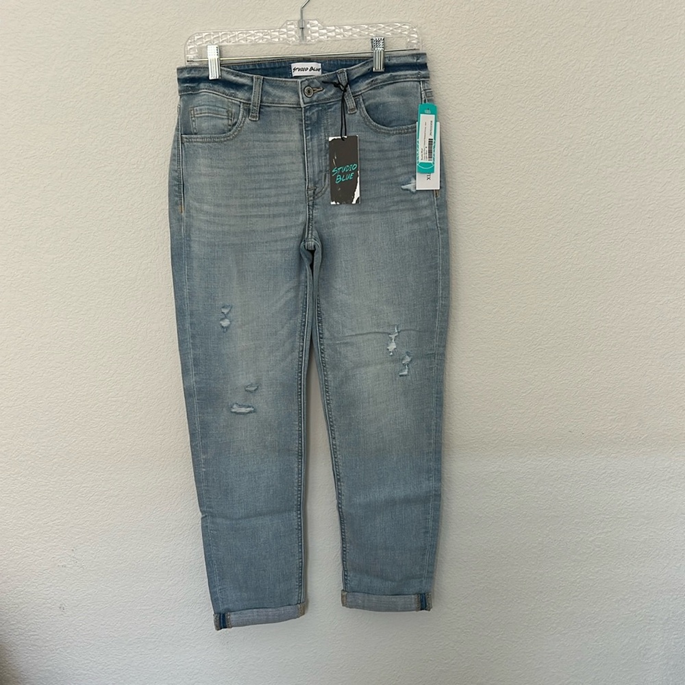 New with Tags Woman’s Studio Blue Jeans For Sale